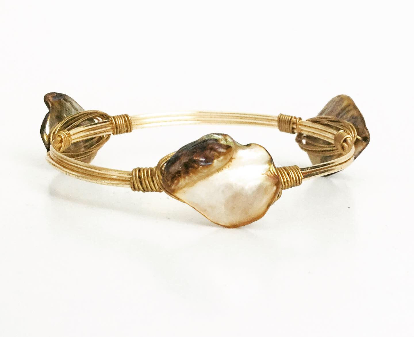 the BOBBY Bangle with Natural Shell